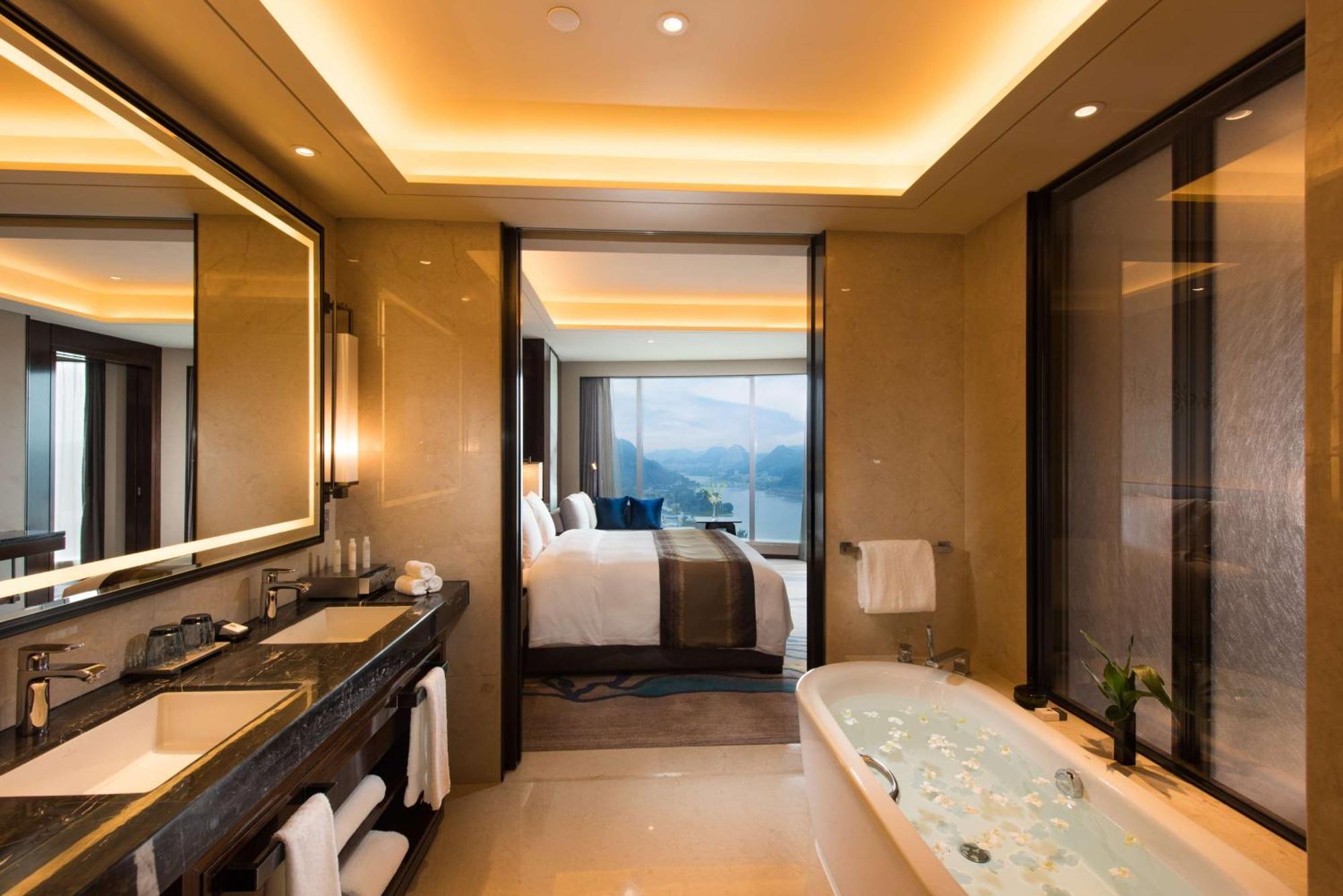 Doubletree By Hilton Hotel Anshun Bagian luar foto