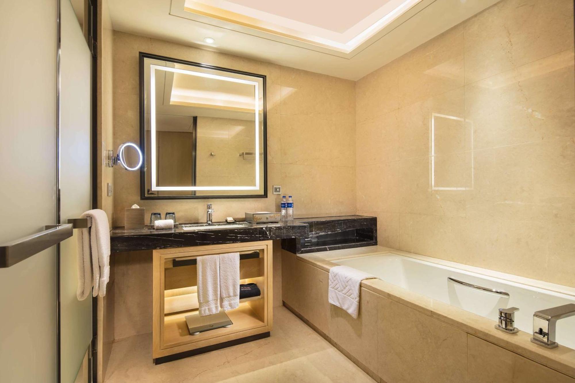 Doubletree By Hilton Hotel Anshun Bagian luar foto