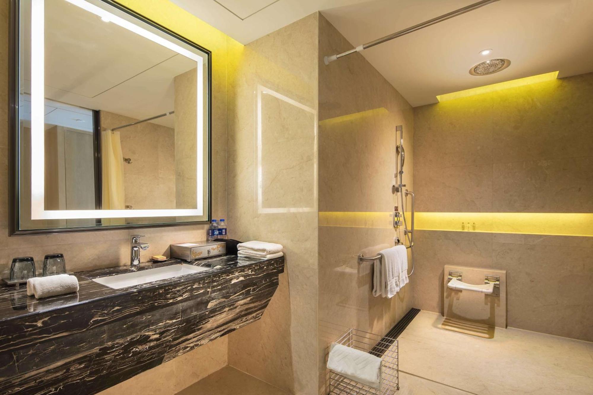Doubletree By Hilton Hotel Anshun Bagian luar foto